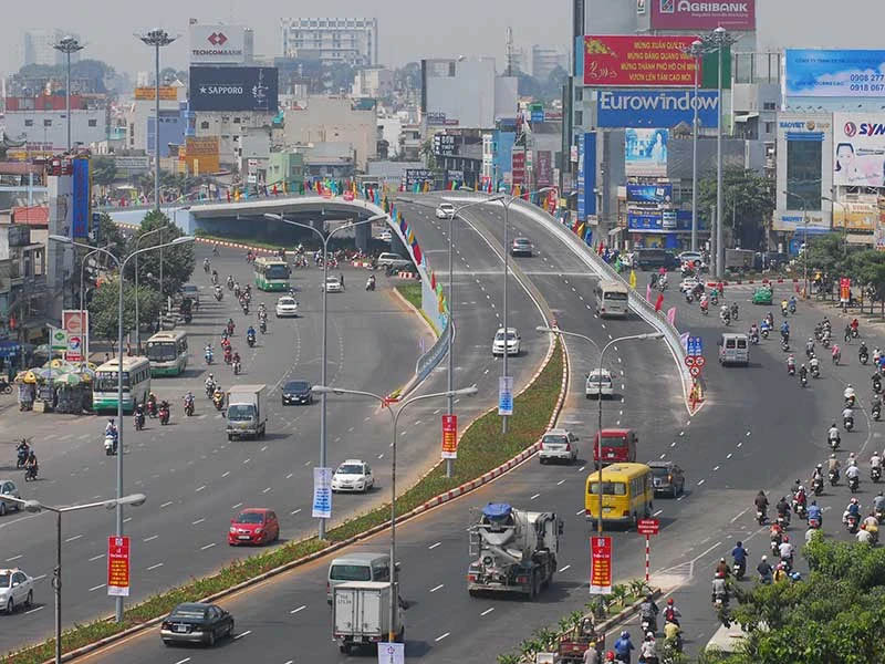 Ngã tư Hàng Xanh - Image 3