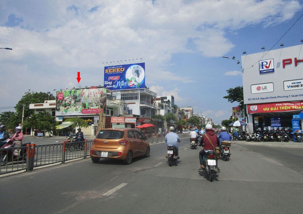Ngã tư Nguyễn Oanh