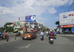 Ngã tư Nguyễn Oanh