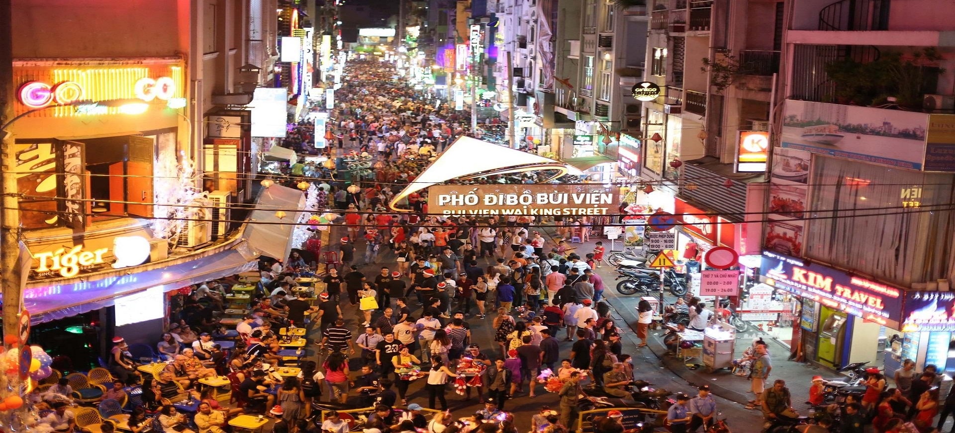 Phố Tây Bùi Viện - Hình 2