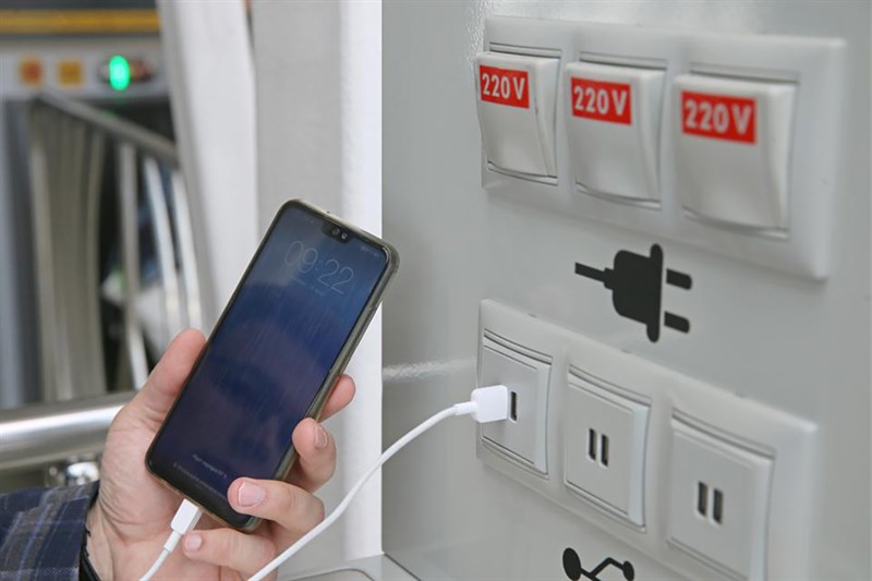 Sạc điện thoại ở nơi công cộng có an toàn không - Hình 4