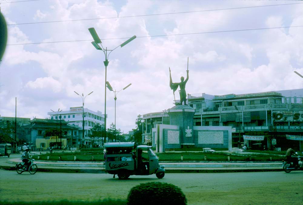 Vòng xoay Cây Gõ - Image 2