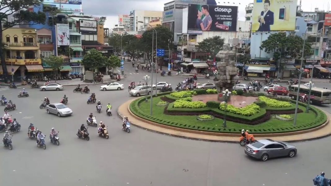 Vòng xoay Dân Chủ - Image 2