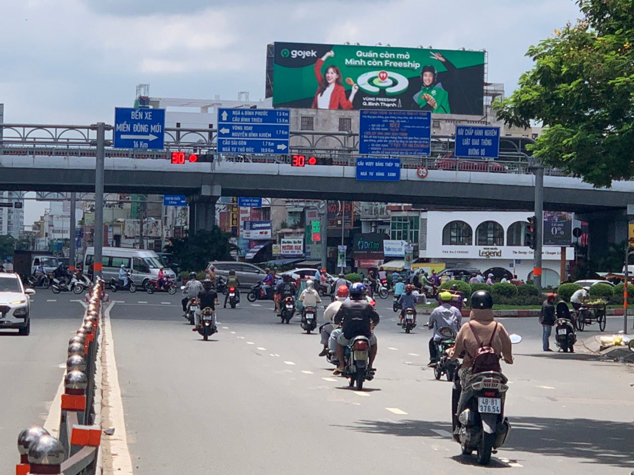 Vòng xoay Hàng Xanh - Image 2