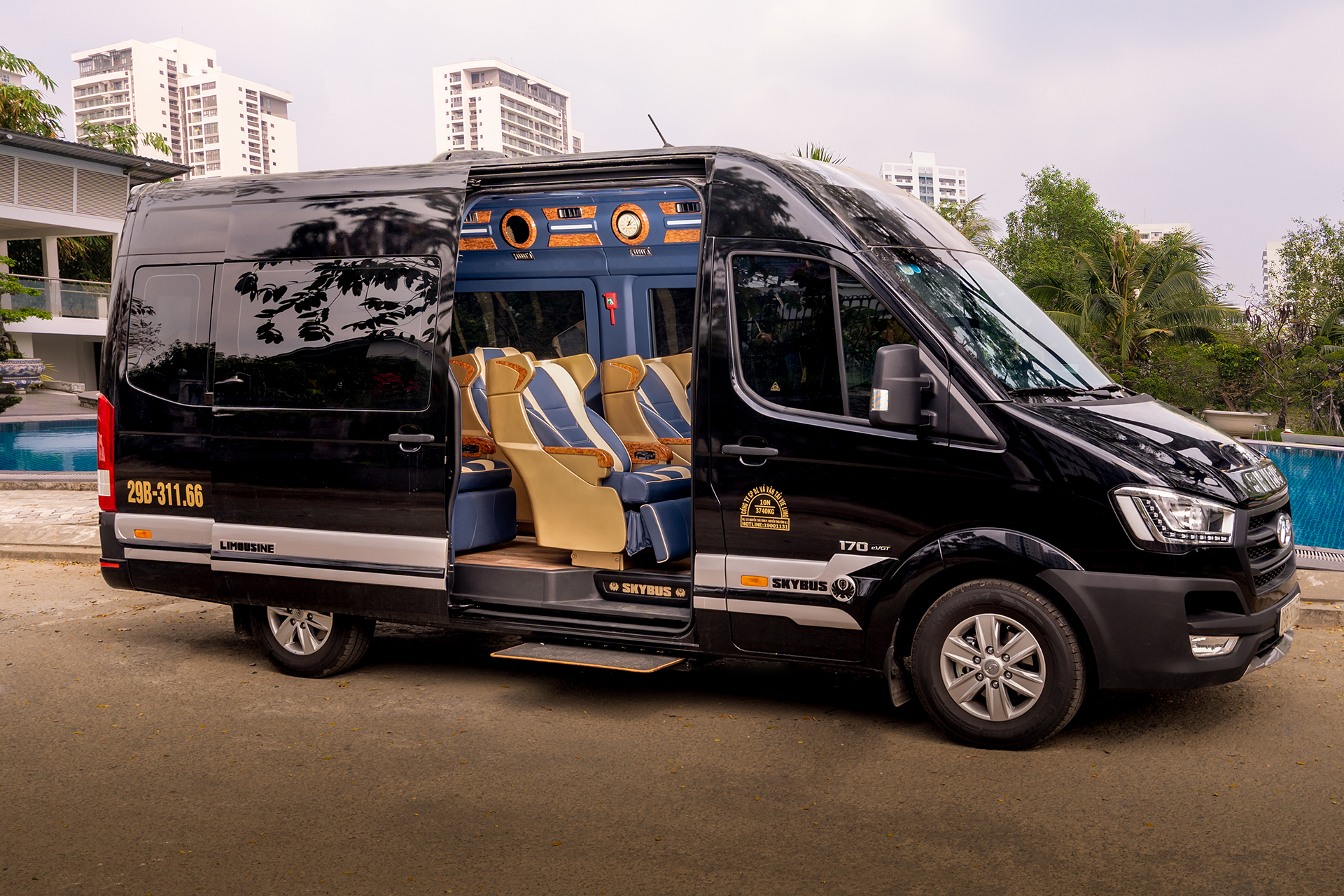 xe limousine du lịch - Hình 3